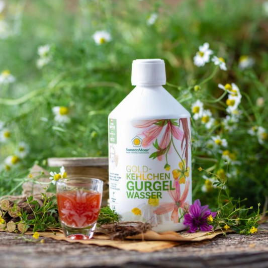 SonnenMoor Kräuter Gurgelwasser mit Alkohol stärkt Zahnfleisch und schützt die Mundschleimhau